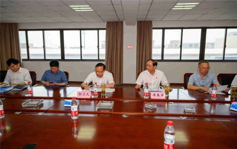 嘉興商品交易產(chǎn)業(yè)園管理辦公室對我公司蔬菜批發(fā)市場 開展“守根脈、保平安、辦實(shí)事”網(wǎng)格大走訪座談會(huì)