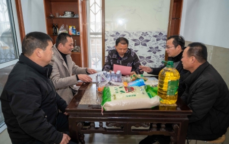 2024，在涌動(dòng)的愛(ài)心中，溫暖開(kāi)啟…