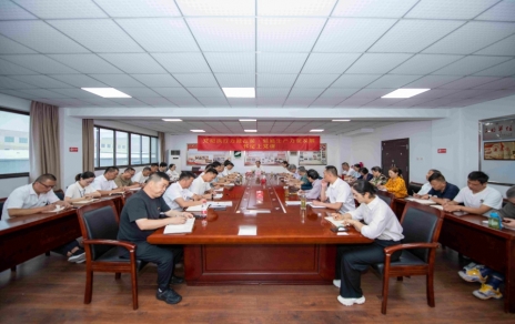 以學(xué)促行、以行促干、正風(fēng)肅紀(jì)，勤廉并重干事業(yè)！